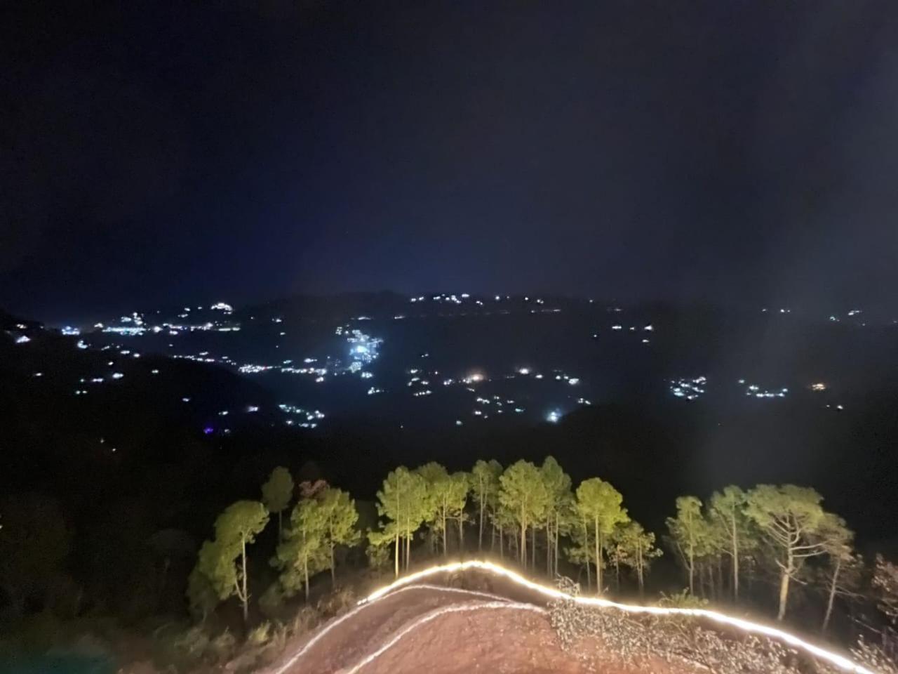 Hotel Tribe View - Away From City Hustle !! Top Rated & Most Awarded Property !! A Peaceful Stay Kasauli Buitenkant foto