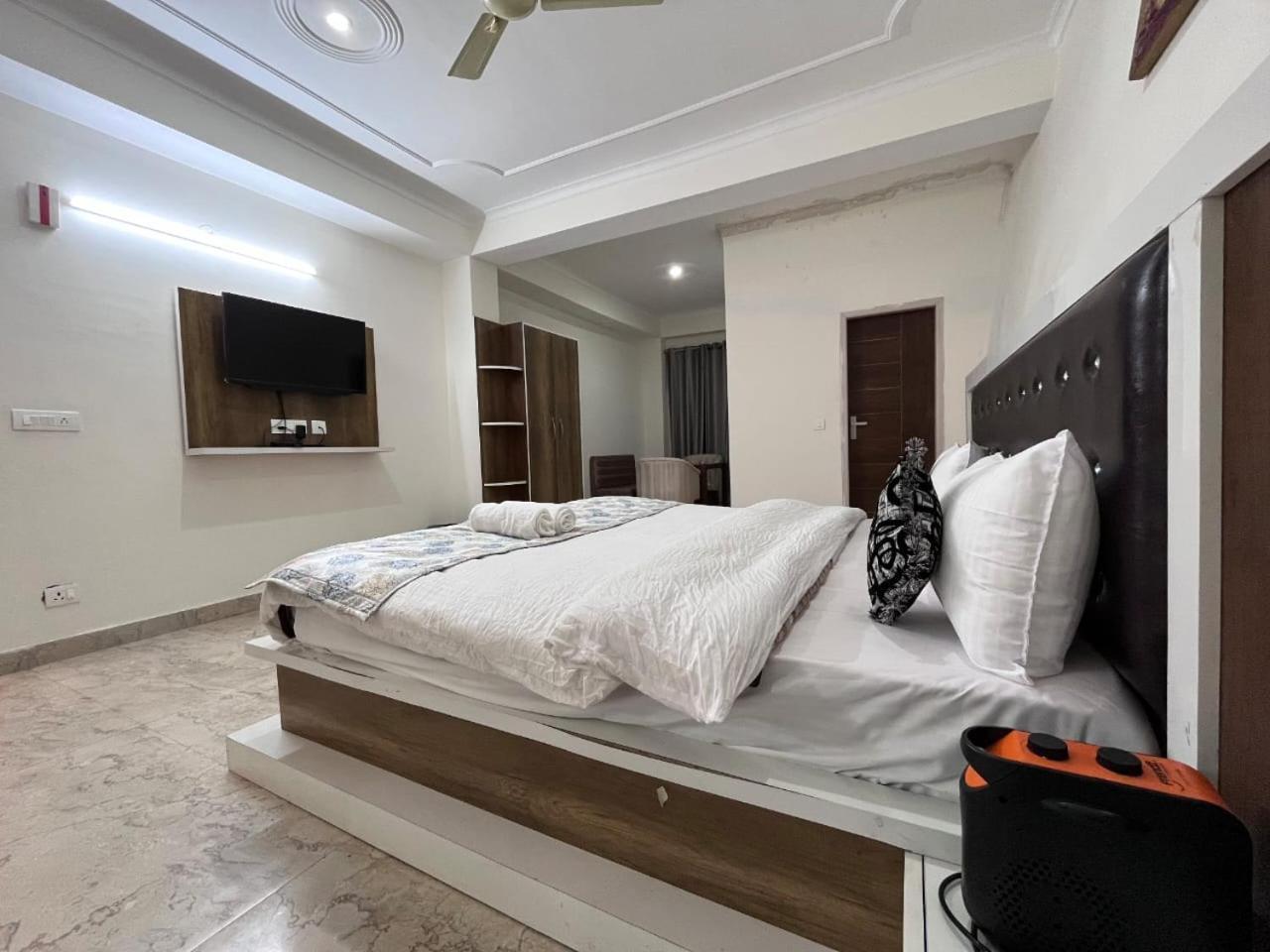 Hotel Tribe View - Away From City Hustle !! Top Rated & Most Awarded Property !! A Peaceful Stay Kasauli Buitenkant foto
